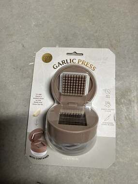 Kitchen Gadgets Stainless Steel Manual Chopper Garlic Press Container Eco-Friend